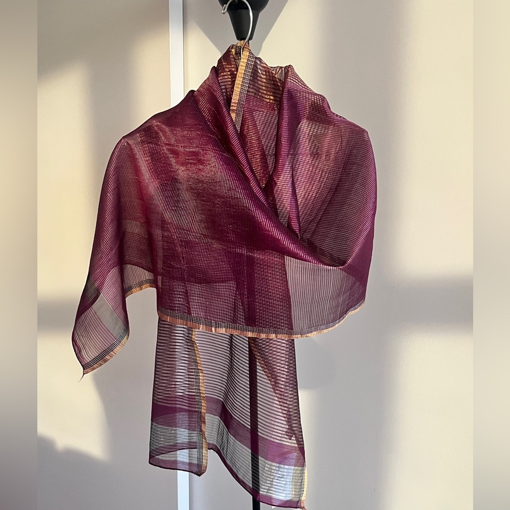 NWT FabIndia Handwoven Scarf Dupatta Wrap Stole Silk Blend Magenta & gold Zari
